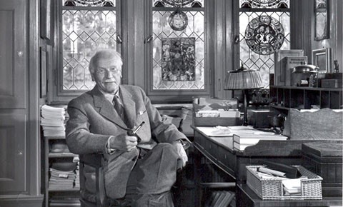 CARL GUSTAV JUNG