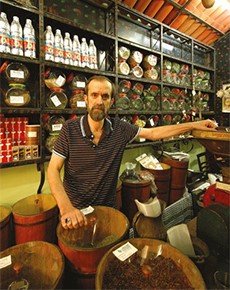 KEMERALTI MEKANLARI: OSMAN YAŞAR TARİHİ BAHARAT